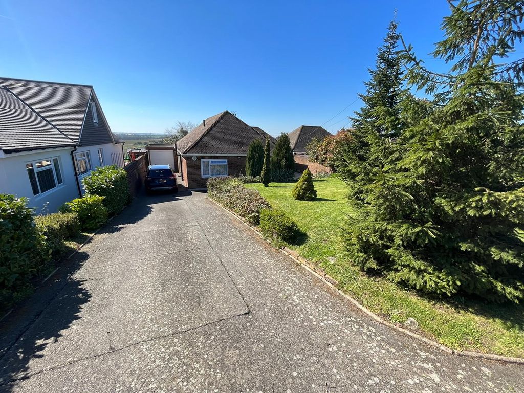 3 bed detached bungalow for sale in Cooling Road, High Halstow