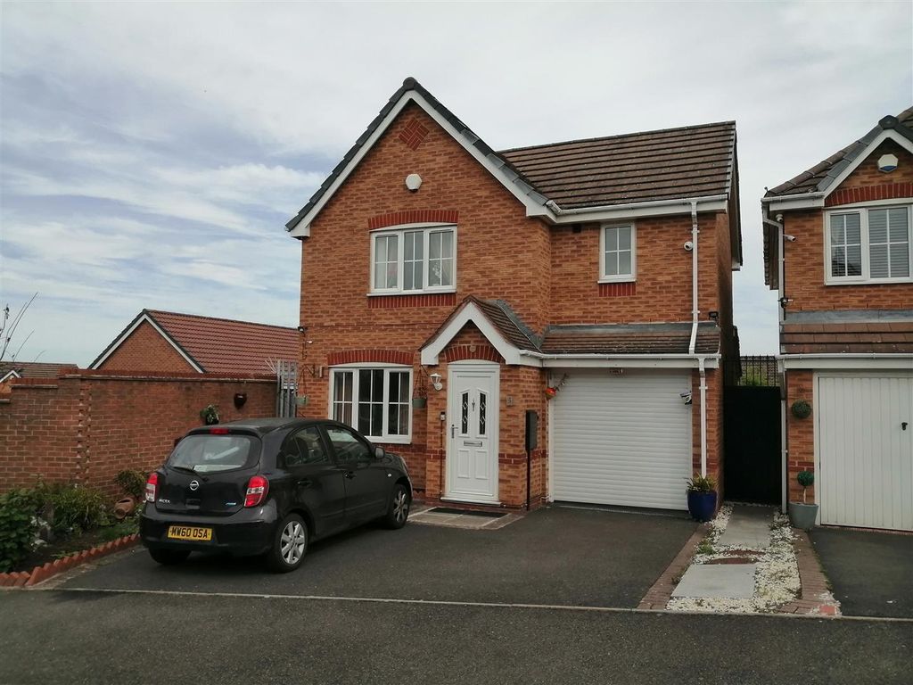 3 bed detached house to rent in Mallen Drive, Tividale, Oldbury B69