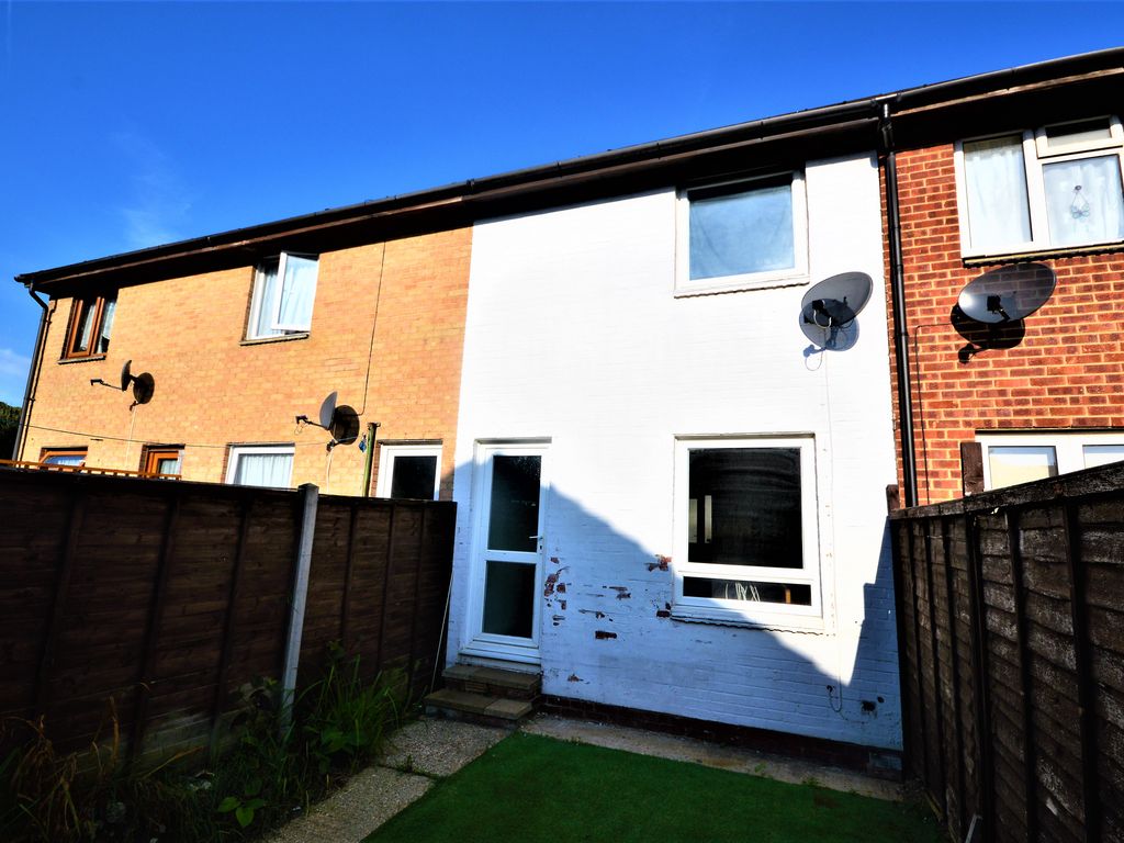 2 bed terraced house to rent in Alvington Manor View, Newport PO30 Zoopla