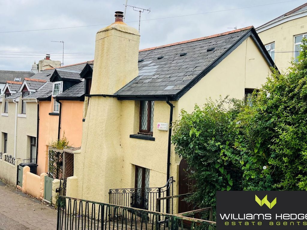 2 bed end terrace house for sale in Fore Street, Barton, Torquay TQ2, £