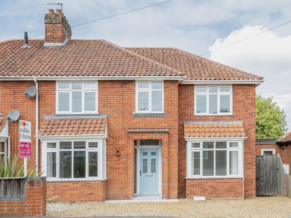 5 bed semidetached house for sale in Terence Avenue, Sprowston