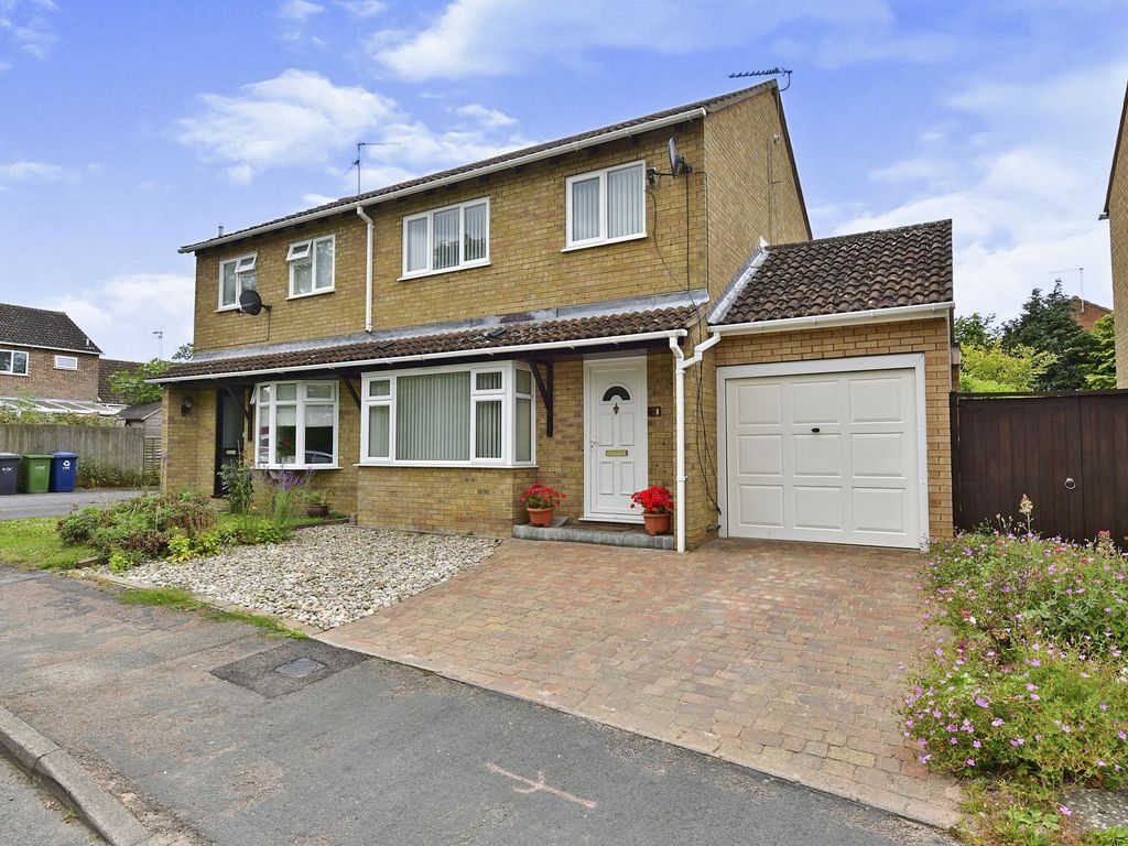 4 bed detached house for sale in Apreece Road, Folksworth, Peterborough
