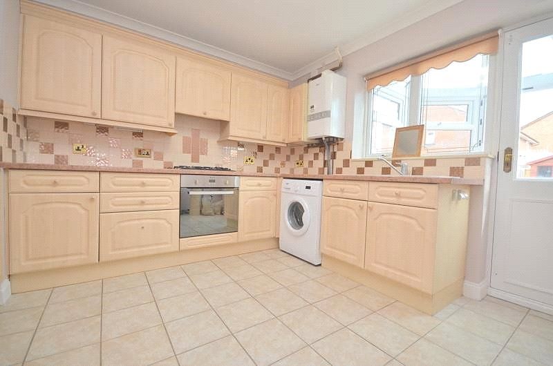 2 bed end terrace house to rent in Burns Place, Tilbury RM18 Zoopla