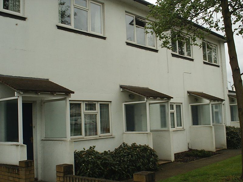 2 bed flat to rent in Walton Road, West Molesey KT8, West Molesey,, £1,150 pcm Zoopla