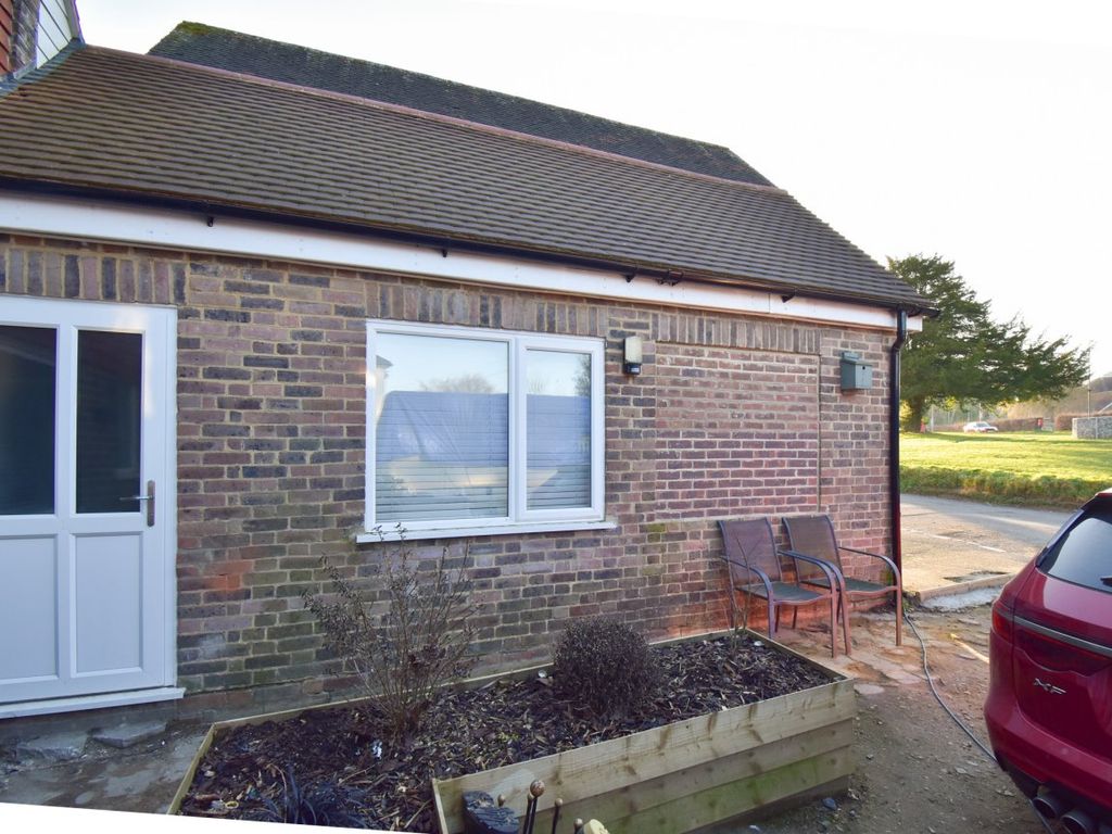 Studio to rent in Chapel Green, Crowborough TN6 Zoopla