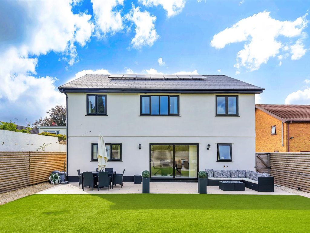 4 bed detached house for sale in Westfield Road, Waunarlwydd, Swansea