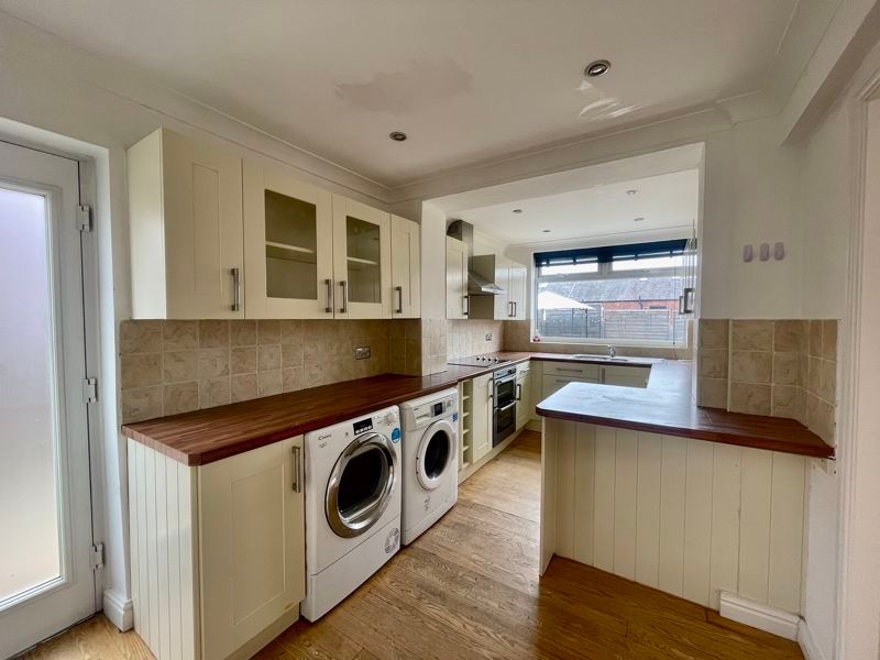 3 bed semidetached house to rent in Crosslands Road, Boothstown