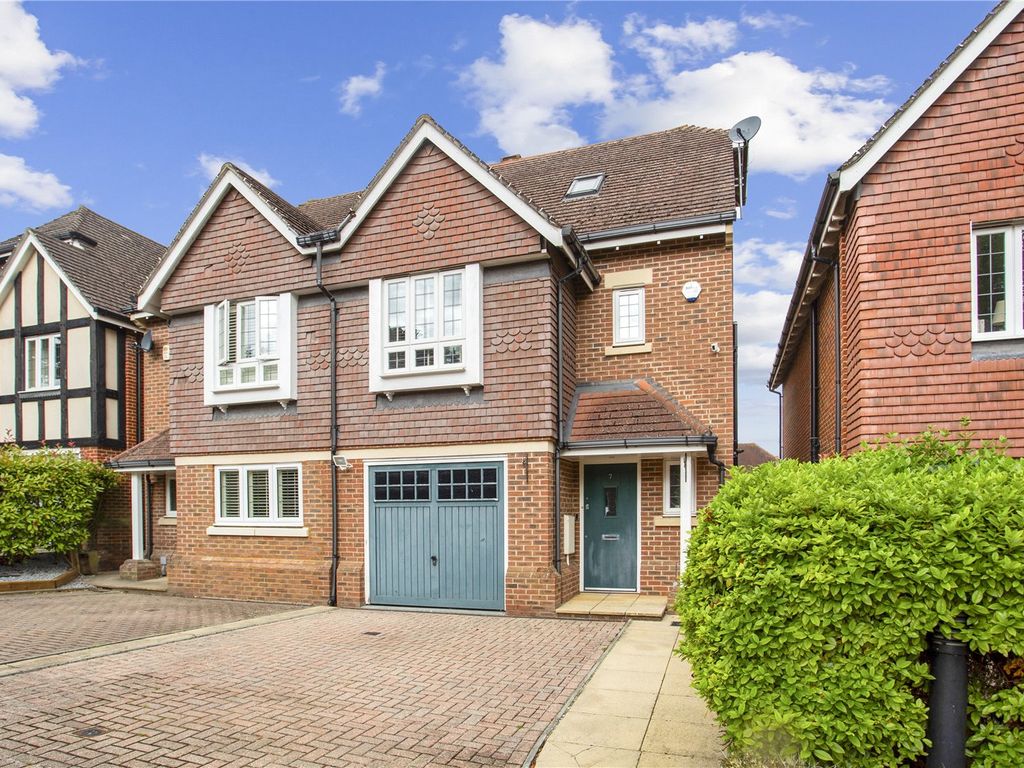 3 bed semidetached house for sale in Poplar Close, Epsom, Surrey KT17
