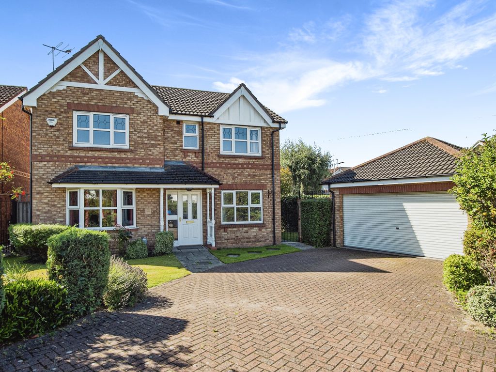 4 bed detached house for sale in Catherine Mcauley Close, Hull, East