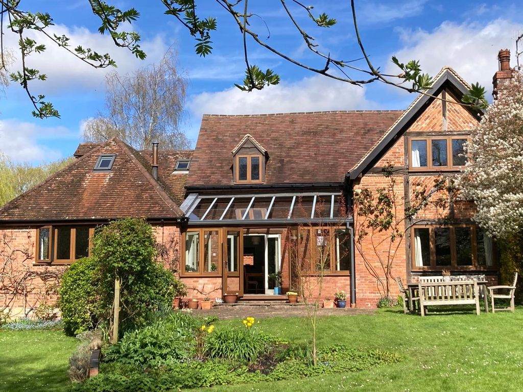 5 bed barn conversion for sale in Henley Road, Great Alne B49, £850,000