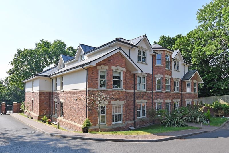 2 bed flat for sale in Blacka Moor Gardens, Dore, 291 Totley Brook Road