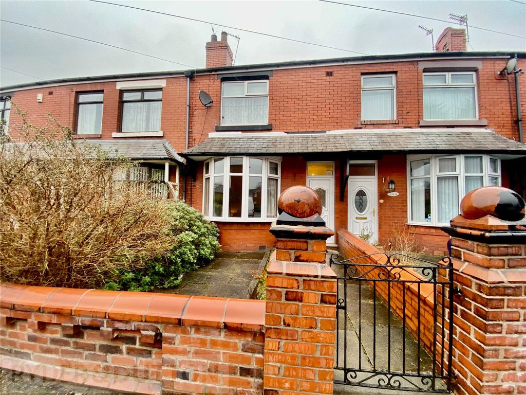 2 bed terraced house to rent in Burnley Lane, Chadderton, Oldham OL1, £850 pcm Zoopla