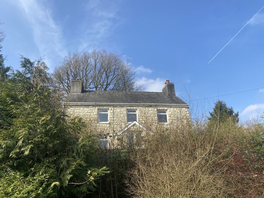 3 bed farm for sale in New Inn, Llandeilo, Carmarthenshire. SA19, £