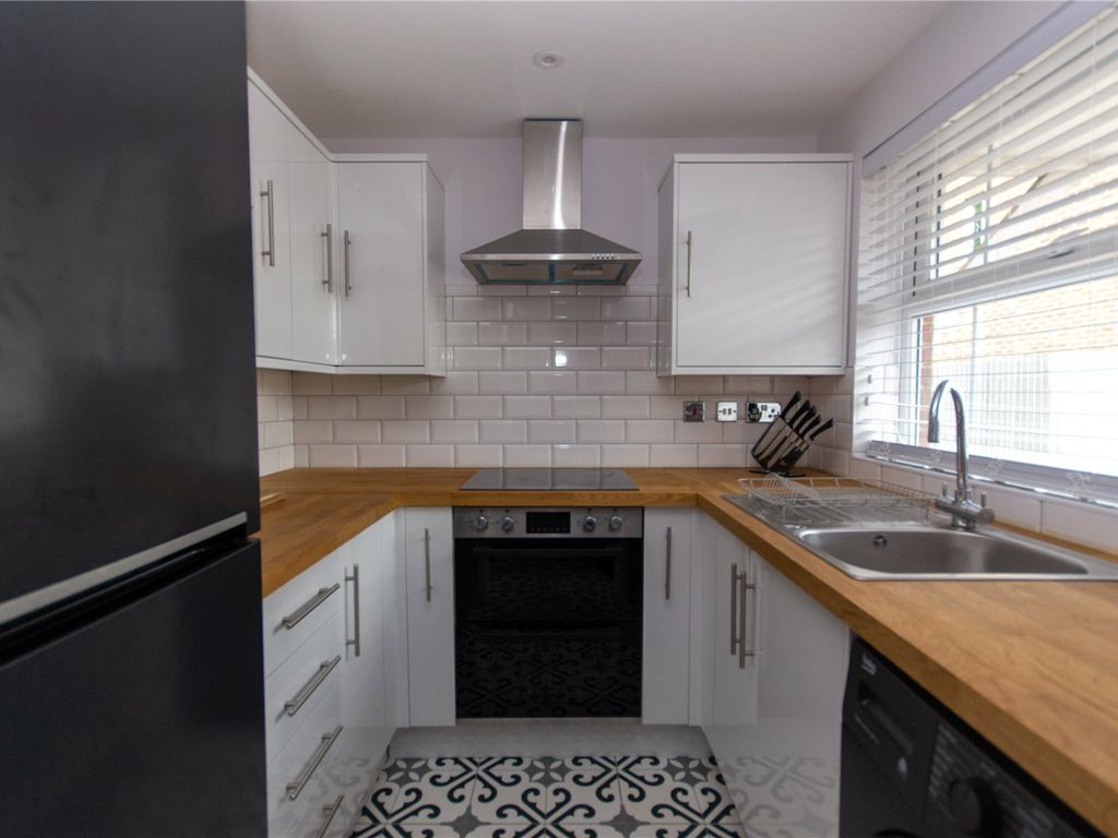 2 bed terraced house for sale in Morris Court, Aylesbury