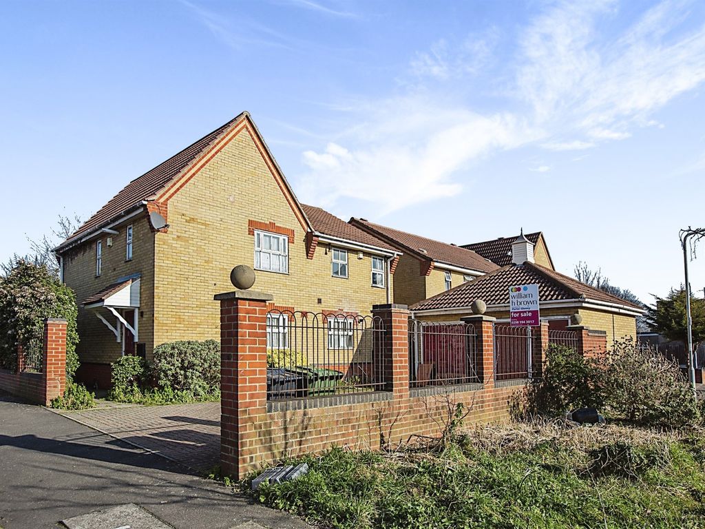 2 bed terraced house for sale in Dahlia Gardens, Ilford IG1 Zoopla