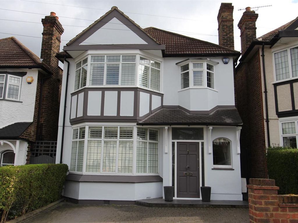3 bed detached house for sale in Douglas Road, London E4, £1,000,000