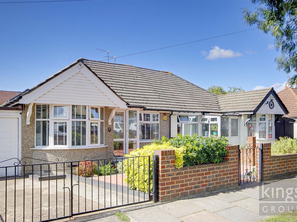 3 bed semidetached bungalow for sale in Galliard Road, Edmonton N9, £