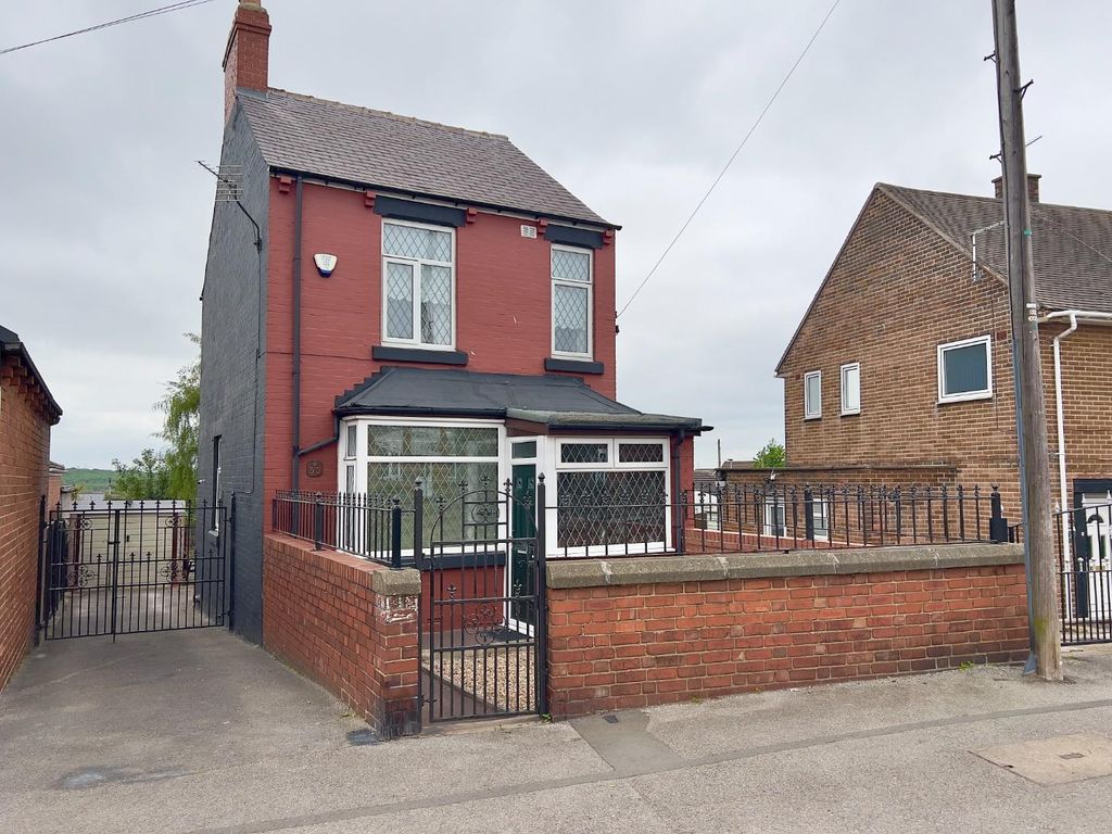 3 bed detached house for sale in Station Road, Royston, Barnsley S71