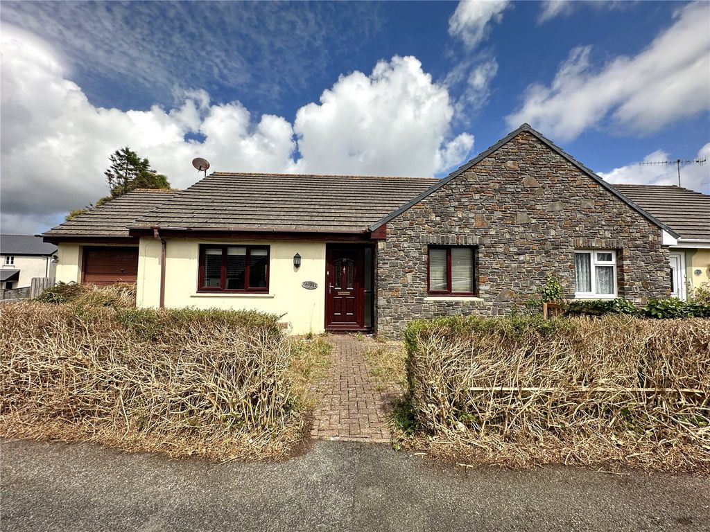 2 bed bungalow for sale in Ashdale Lane, Pembroke, Sir Benfro SA71, £