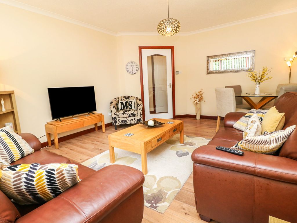 2 bed flat for sale in 40, Eastcroft Drive, Polmont FK2, £109,950 Zoopla