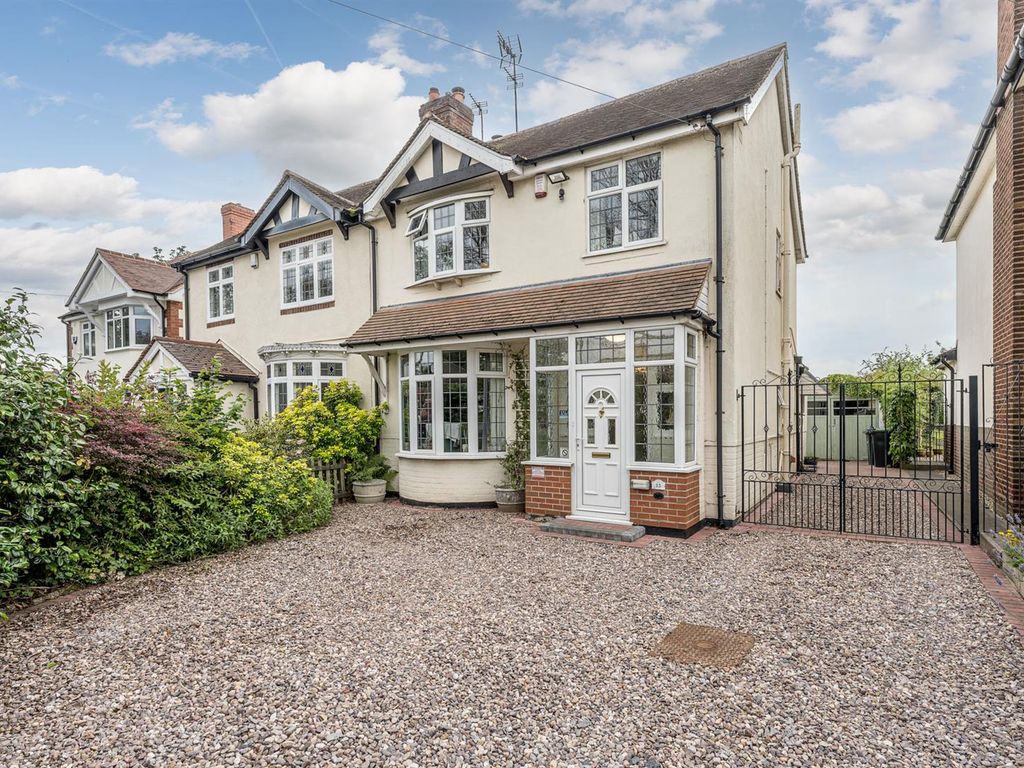 3 bed semidetached house for sale in Wolverhampton Road, Kingswinford