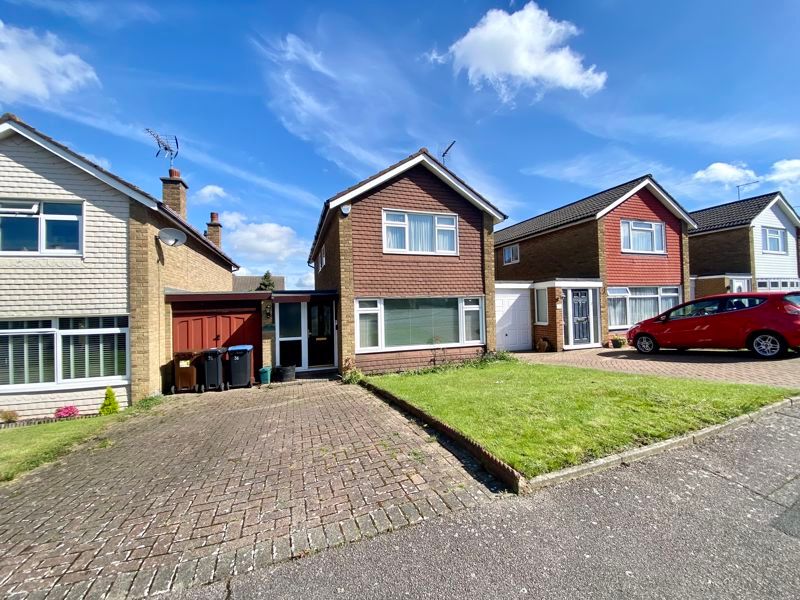 3 bed detached house for sale in Deer Park, Harlow CM19, £450,000 Zoopla