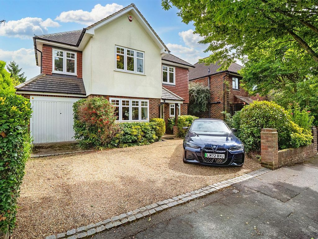 5 bed detached house for sale in Lane End Drive, Knaphill, Woking GU21