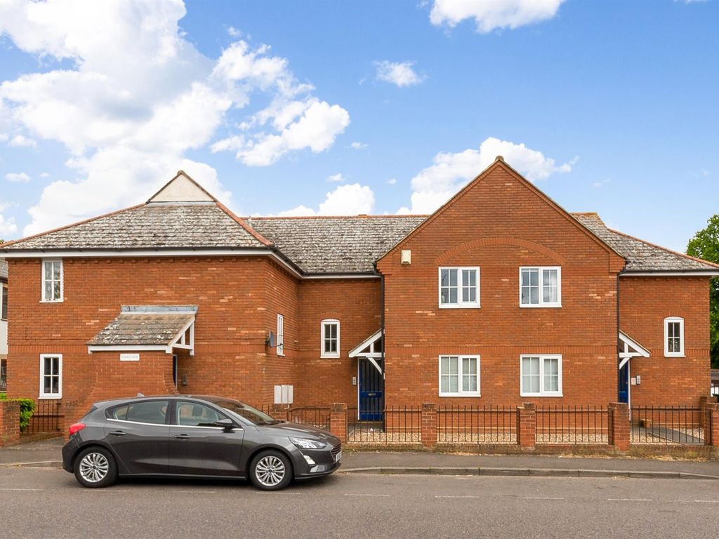 2 bed penthouse for sale in Mill Road, Maldon CM9 Zoopla