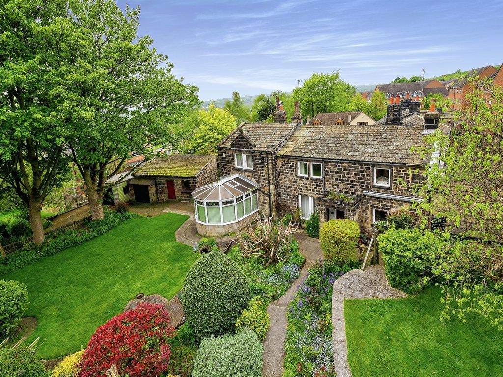 3 bed linkdetached house for sale in Otley Lane, Yeadon, Leeds LS19