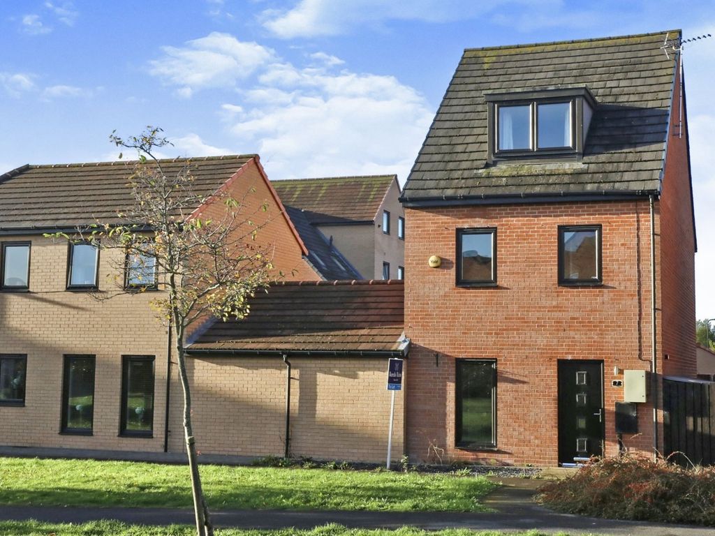 4 bed linkdetached house to rent in Haydock Chase, Laughton Common, Dinnington, Sheffield S25