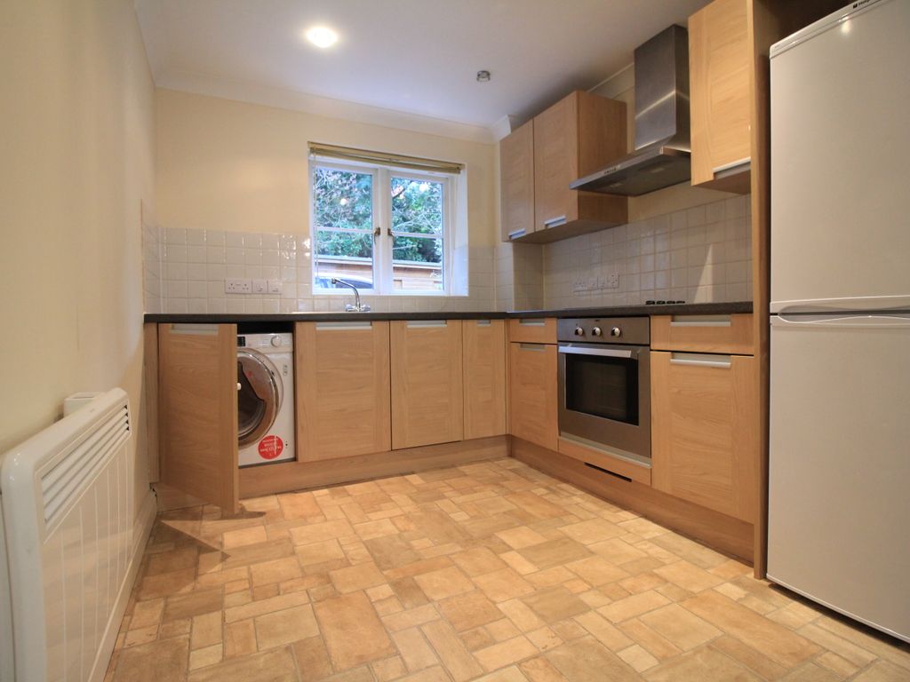 2 bed flat to rent in Yarmouth Road, Norwich NR7, £950 pcm Zoopla