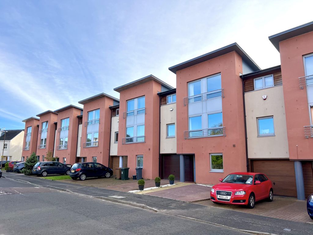 5 bed terraced house to rent in Pinegrove Gardens, Barnton, Edinburgh