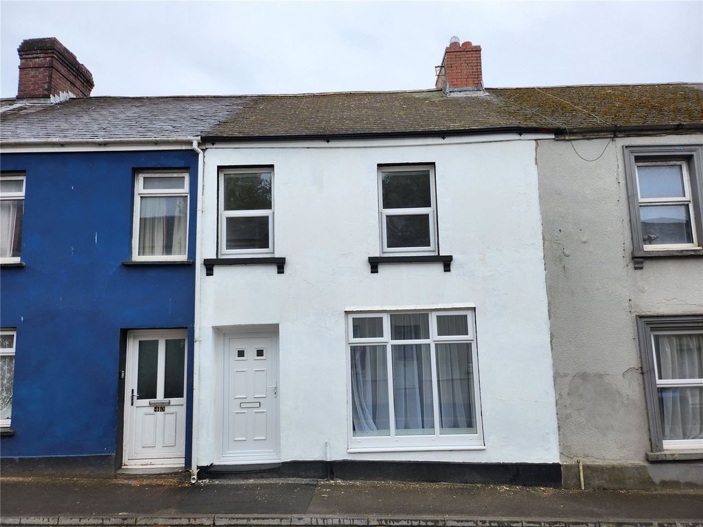 3 bed terraced house for sale in Priory Street, Carmarthen