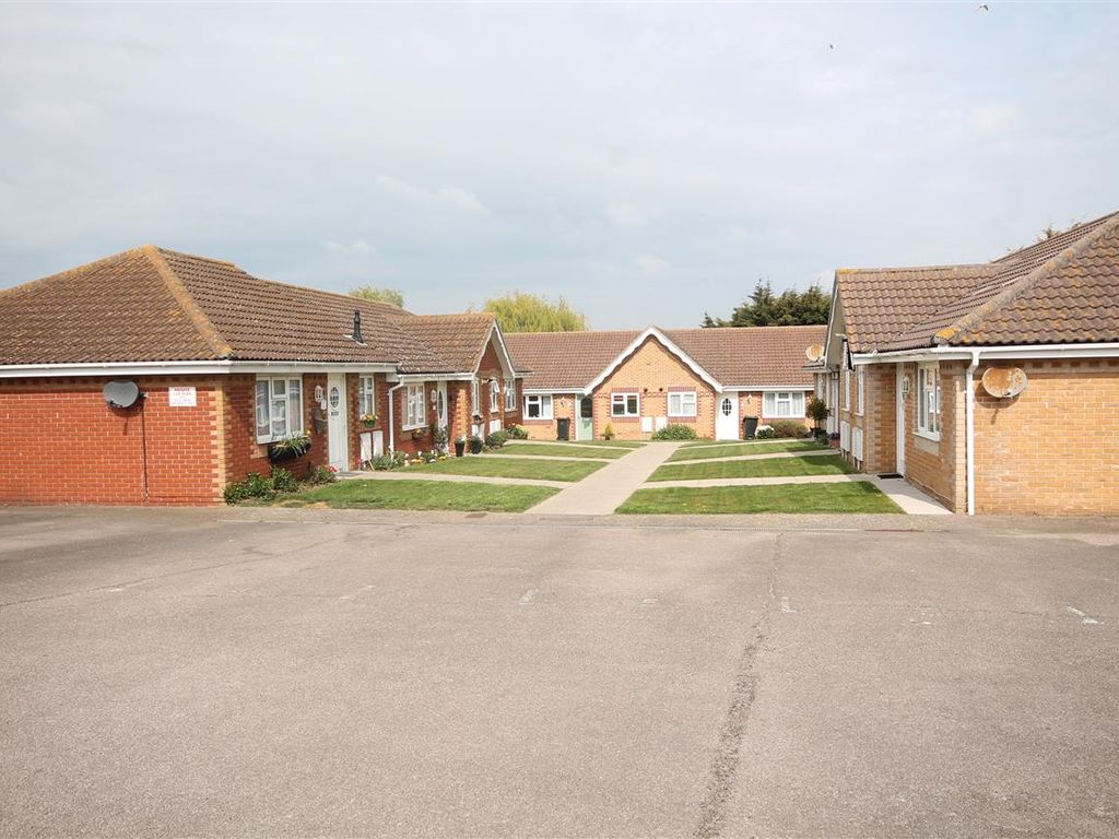 1 bed bungalow for sale in Holland Road, HollandOnSea, ClactonOnSea