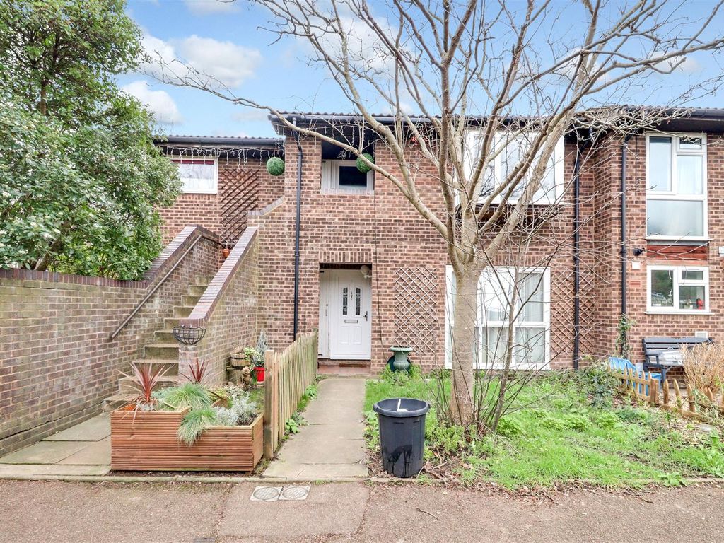 2 bed for sale in Embleton Walk, Hampton TW12, £350,000 Zoopla