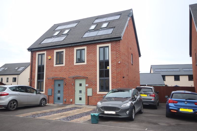 3 bed semidetached house for sale in Moonstone Grove, Cleeve