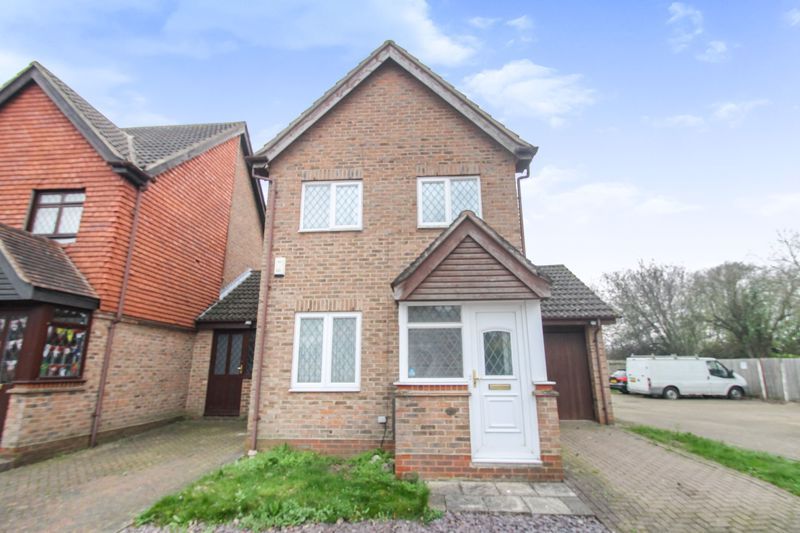2 bed link detached house for sale in Marsworth Close, Yeading, Hayes