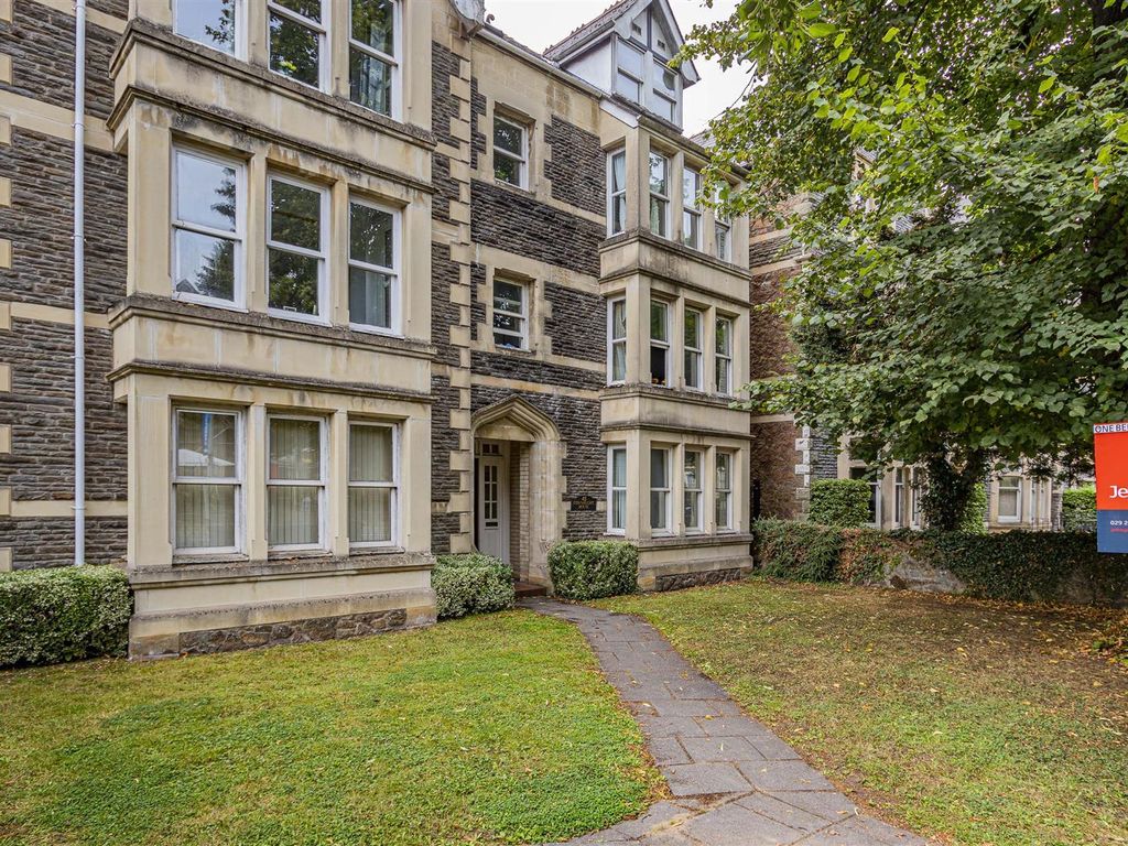 1 bed flat for sale in Connaught House, Cathedral Road, Cardiff CF11