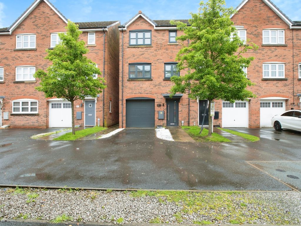 4 bed town house for sale in Robinson Close, Buckshaw Village, Chorley