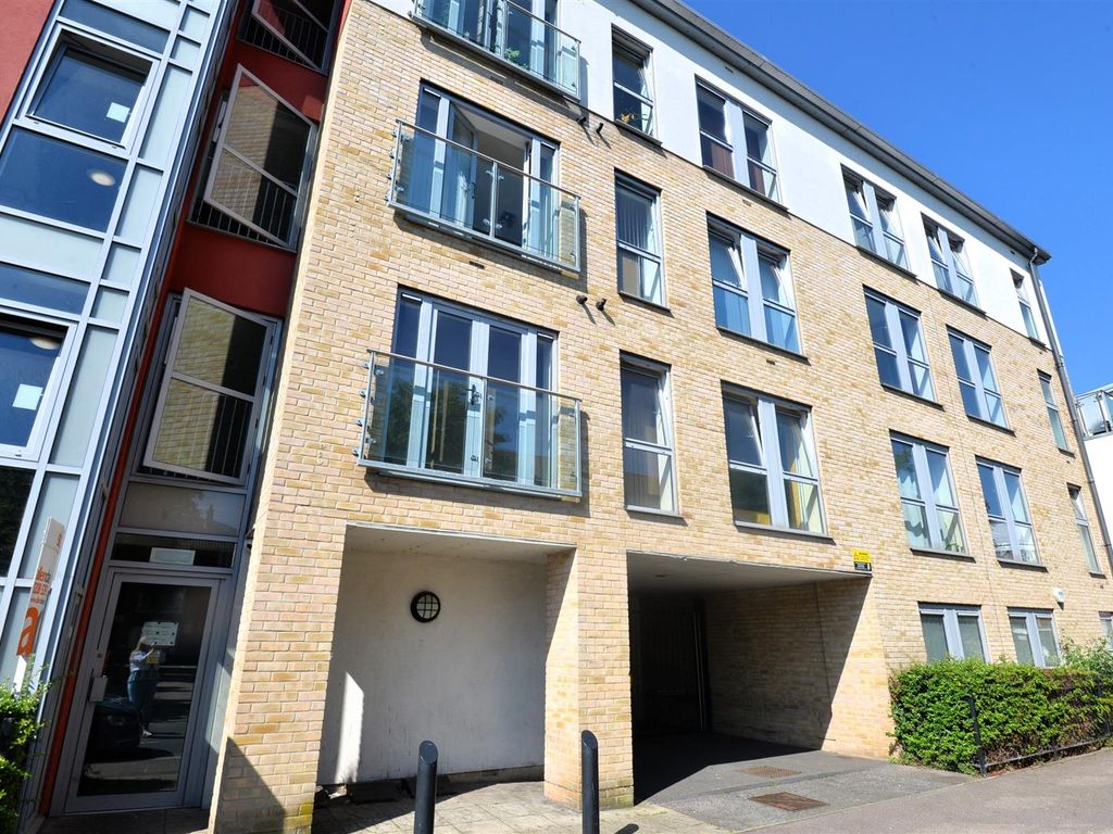 2 bed flat to rent in Chapel Court, Rosedene Terrace, Leyton, London