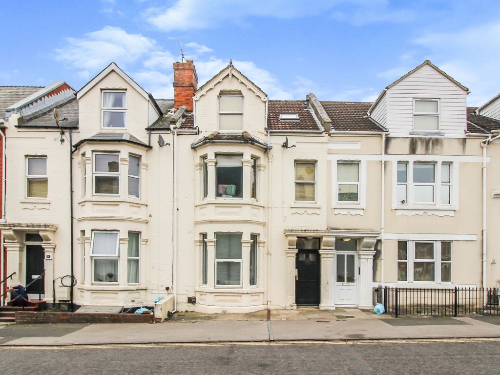 1 bed flat to rent in Milton Road, Town Centre, Swindon SN1, £800 pcm