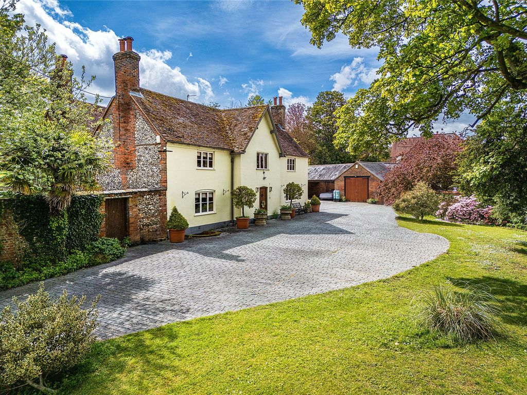 4 bed detached house for sale in High Street, Lewknor, Watlington