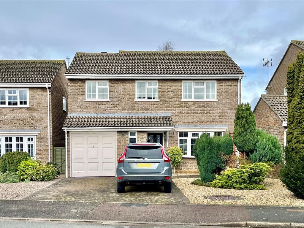 5 bed detached house for sale in Fieldfare, Abbeydale, Gloucester GL4