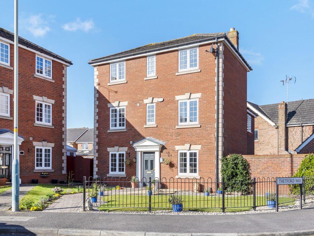 5 bed detached house for sale in The Boulevard, Taw Hill, Swindon SN25