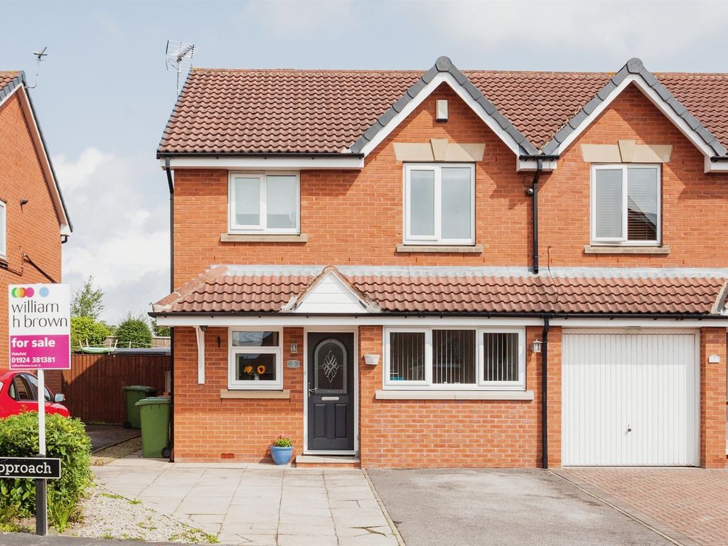 3 bed semidetached house for sale in Holly Approach, Ossett WF5, £