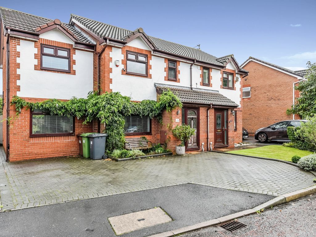 4 bed semidetached house for sale in Navigation Close, Netherton