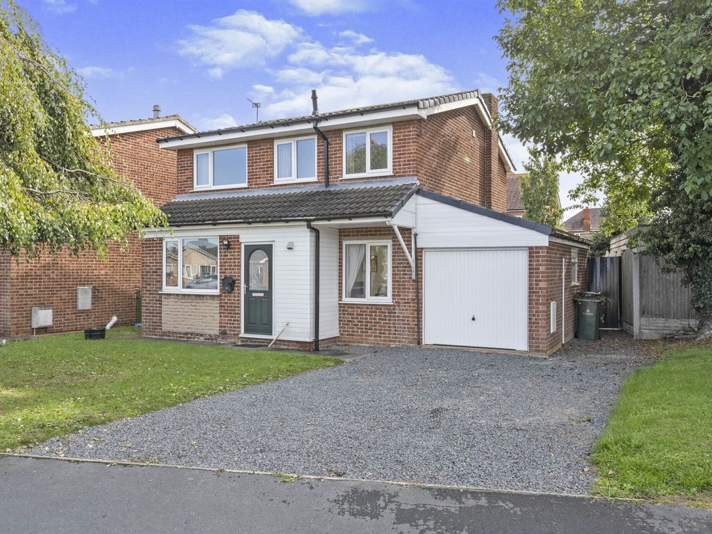 4 bed detached house for sale in Harvey Close, Finningley, Doncaster