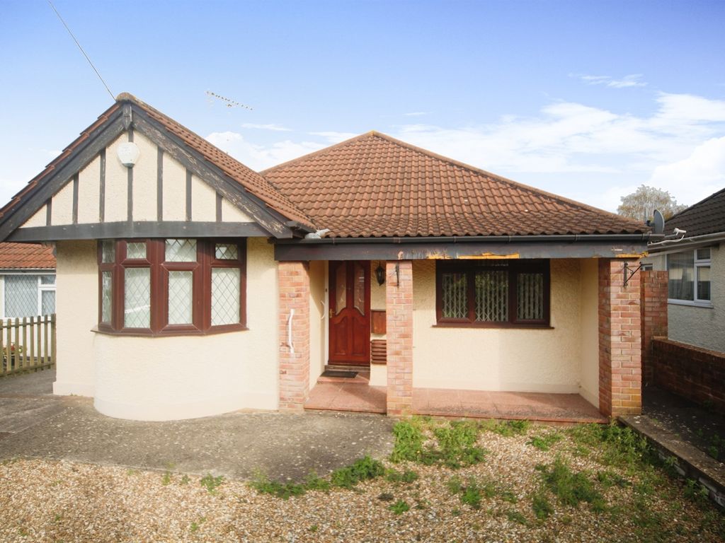 3 bed detached bungalow for sale in Upper Holway Road, Taunton TA1, £