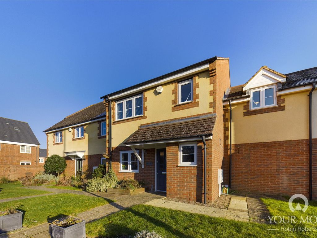 4 bed terraced house for sale in St. Crispin Drive, St Crispins