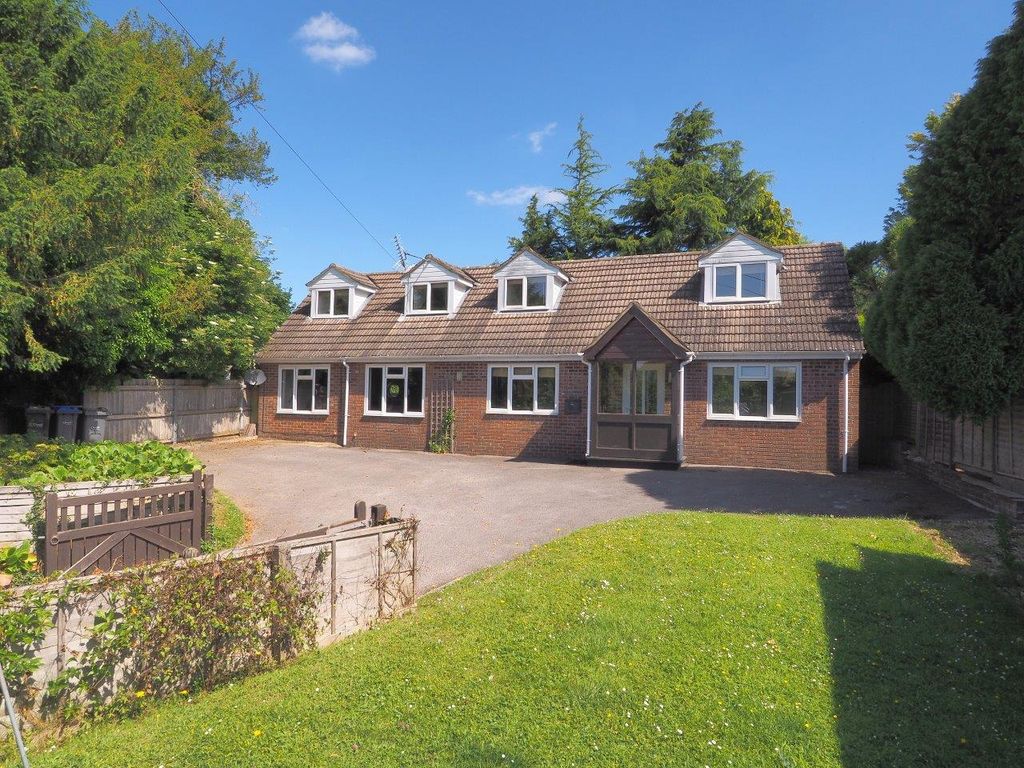 4 bed detached house for sale in Middleton Road, Winterslow, Salisbury